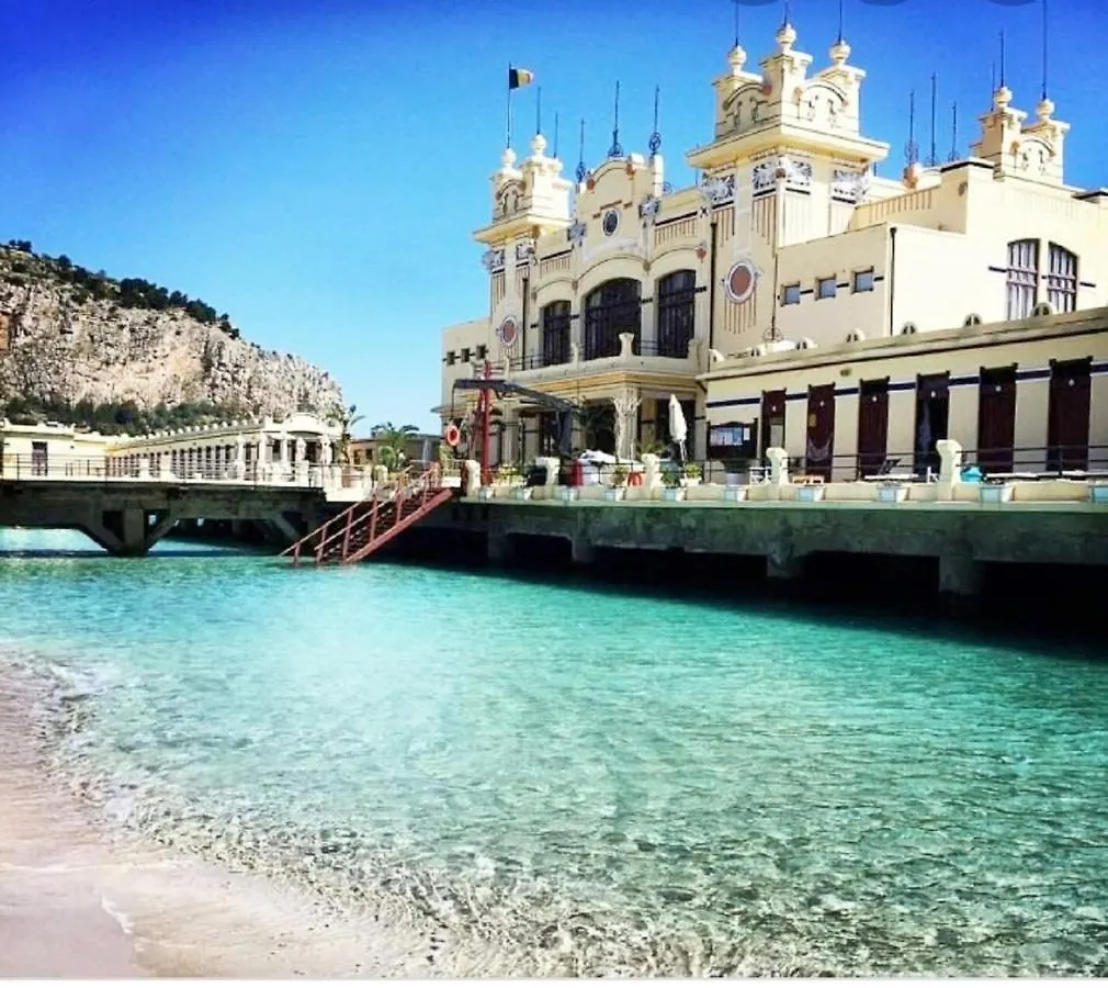 Villa Coral Mondello Palermo 0*,  Włochy